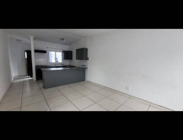 2 BEDROOM TOWNHOUSE FOR SALE IN MULBARTON